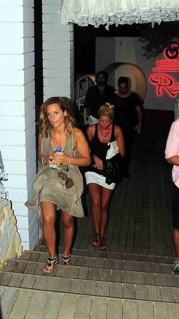 Ne senelerdir bir hayat paylaştığım çok değer verdiğim Murat Boz ne de ben yansıtılan insanlar değiliz.