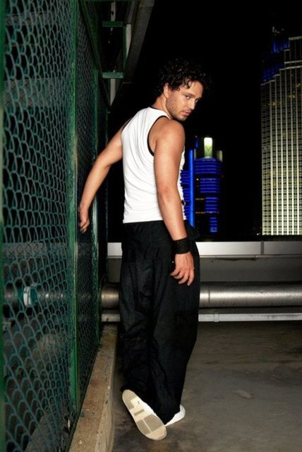 Ayrılık nedenimiz yazıp çizildiği gibi ihanet değil basına yansımadan çok önce karşılıklı sevgi ve saygı çerçevesinde birlikte alınmış bir karardır.