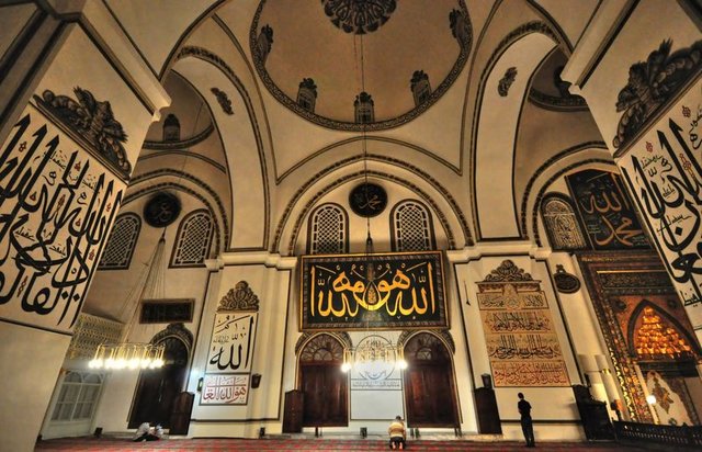 Buharı'nın pek çok rivayetlerine göre, Kadir Gecesinin Ramazanın son on gecesinden birinde olması kuvvetle muhtemeldir. Çünkü Sevgili Peygamberimiz Ramazanın son on gününde...