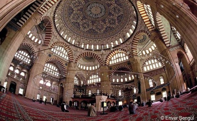 O halde, mukaddes kitabımız Kur'an-ı Kerim'in kâinatı aydınlatmaya başladığı, meleklerin Allah'a kulluk eden müminleri müjde ile kuşattığı, rabbimizin af ve mağfiretinin coştuğu ve...