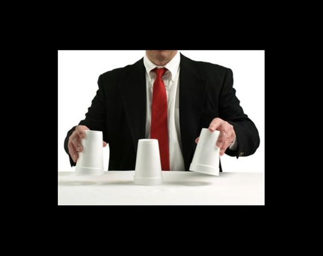 BUL KARAYI AL PARAYI - Adam "bul karayı al parayı" oynatır. Siz topun hangi fincanın altında olduğunu bulmaya çalışırsınız. Ancak asla bulamazsınız. Siz bir yandan para kaybederken kalabalığı fırsat bilen kapkaççılar da cüzdanları çalar. PARİS - LONDRA