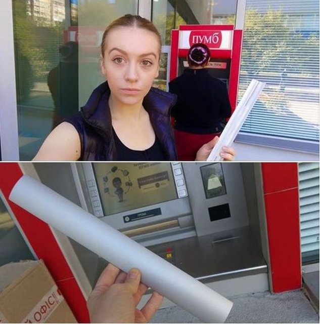 Para çıkış yerine gri tonlarda bir plaka koyan hırsızlar, banka müşterisinin parayı almasını engelliyor...