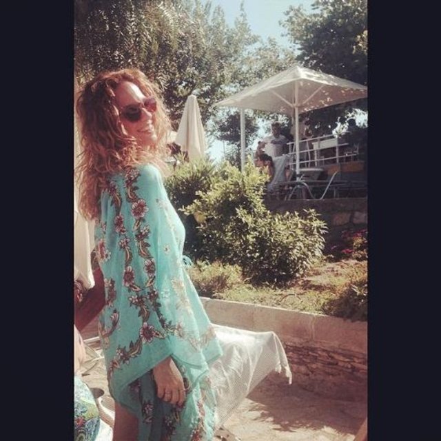 AYŞE ÖZYILMAZEL   - Mavi mavi masmavi