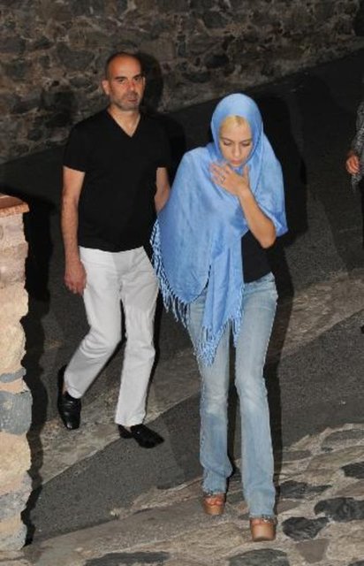 Eren Talu ve eşi Serap Talu, Yahya Efendi Türbesi'ndeydi.