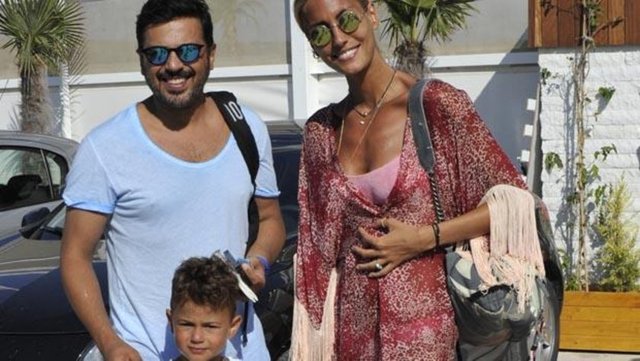 Bir süre önce evliliklerinde kriz yaşandığına dair haberler çıkan Emre Altuğ ve Çağla Şıkel, önceki gün Albüm Beach'teydi. -