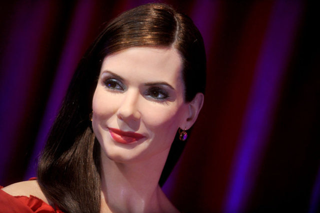 Sandra Bullock, iyi derecede Almanca biliyor.