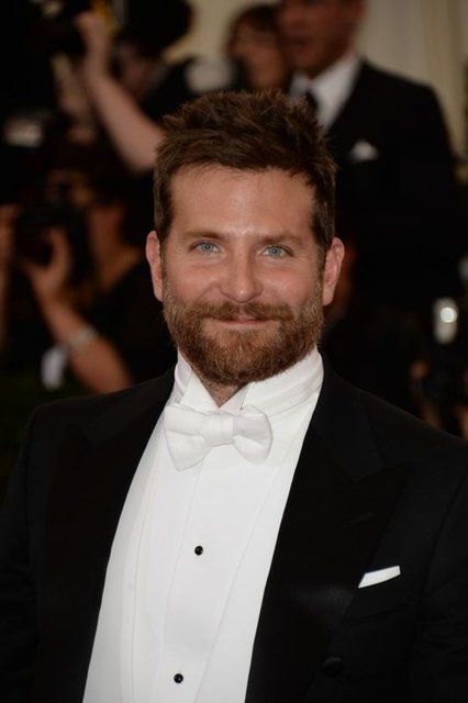 Bradley Cooper da ana dili İngilizce dışında Fransızca konuşuyor.