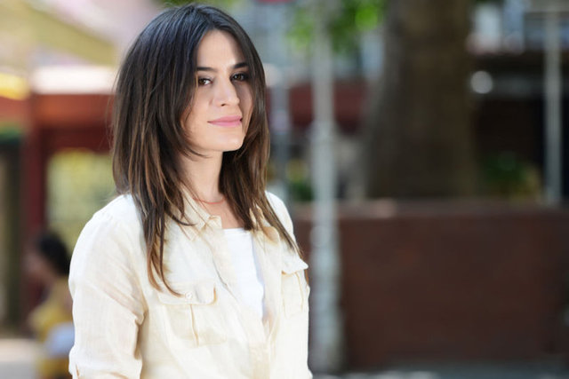 Belçim Bilgin uzun süre Fransa'da okudu.