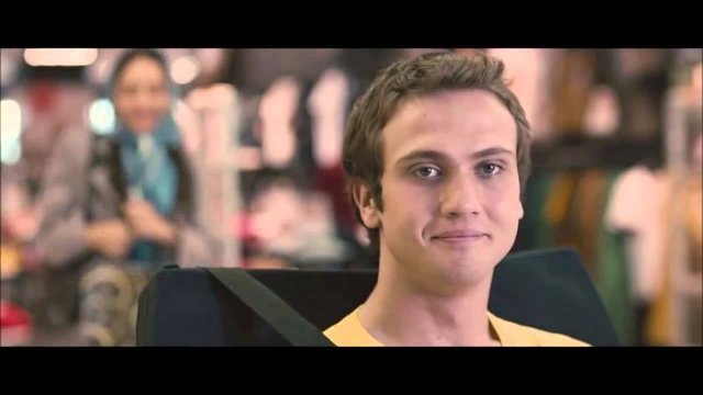 Tabii durur muyum sordum hemen. Bir mekânda elinde sigarayı söndürmüş.