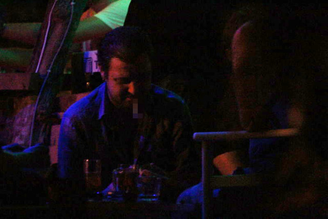 Nejat İşler, arkadaşlarıyla sabahın ilk ışıklarına kadar hastaneden taburcu olmasını kutlamıştı.