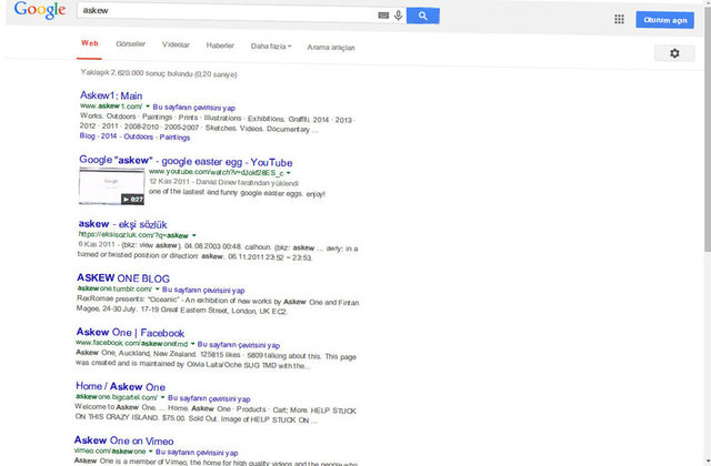 Google Tilt -  - Google arama motorunda "tilt" yada "Askew" aramalarını yaptığınız zaman, sayfanın biraz yana yattığını fark edeceksiniz.