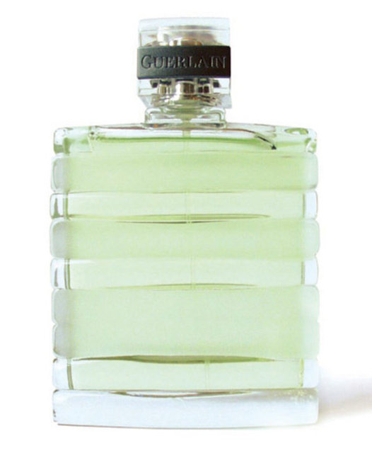 Guerlain Vetiver , ağaçlı ve fresh bir koku. Portakal, bergamot, limon, karabiber, hindistan cevizi, vetiver ağacının kökleri, tütün, tonga baklası notalarını barındırıyor. Ve nefis bir kokuya sahip. Fiyatı 210 TL.