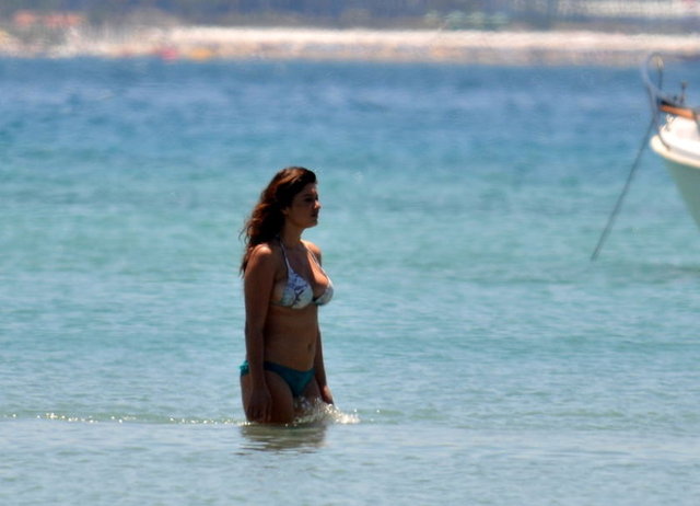 Uzun süre konuşulan fotoğraflara Yeşilçay'ın tepkisi sert olmuştu.