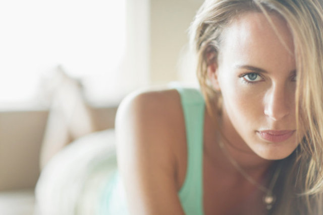 5. Erkekler sarı saçlı kadınları kumrallara göre daha fazla arzulamaz. Sarı saçlı kadınların daha fazla seks yaptığı veya daha çok partneri olduğunu gösteren herhangi bir bağlantı yok.