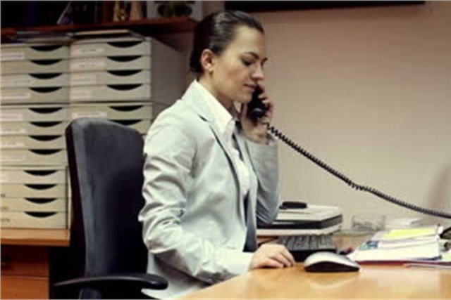 Tatil organizatörü - Tatil planlarının internet üzerinden yapılmaya başlaması, seyahat acentalarında çalışanlara ihtiyacı azaltıyor. -