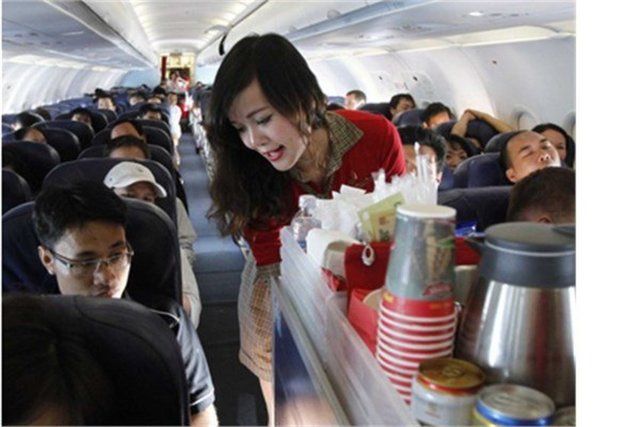 Uçuş görevlisi - Uçuş görevlilerinde 2022'ye kadar yüzde 7 azalma olacak. -