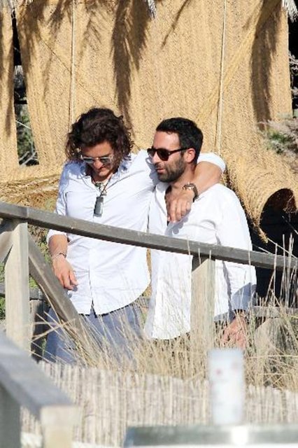 Aktör Orlando Bloom, olaylı gecenin birkaç saat öncesinde Ibiza'da bir grup arkadaşıyla tekne sefası yaparken görüntülenmişti.