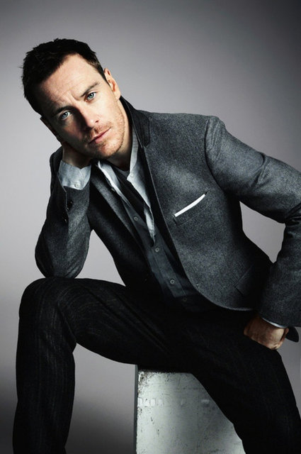 Michael Fessbender tarzını çok sevdiğim başka bir isim. Moda otoriteleri ise, iyi giyindiği konusunda hem fikirler.