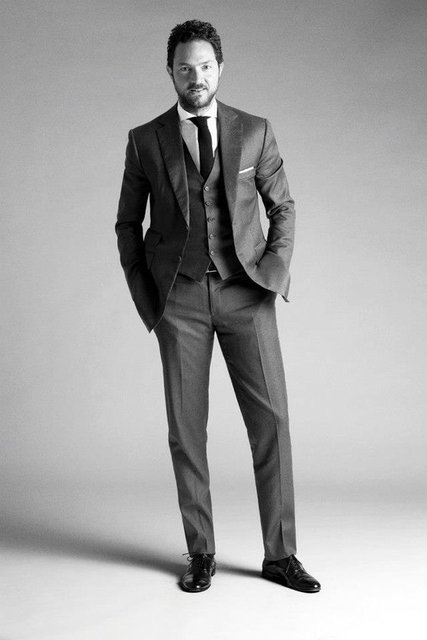 Ralf Tezman listemde yer alan diğer Türk isim. Son derece elegan bir tarza sahip olan Tezman, her daim şık görünmeyi başarabilen nadir isimler arasında.