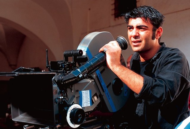 Yönetmen Fatih Akın, 2007 yılında öldürülen Hrant Dink'in hayatını anlatacağı filmin çalışmalarını zorunluluk nedeniyle askıya aldığını açıkladı.