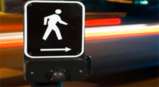 ELEKTRİKLİ OTO - Ses çıkarmayan elektrikli, hibrid araçlar, otomobil yaklaştığını anlayabilmek için seslerine ihtiyaç duyan görme engelliler için büyük tehdit. - Neyse ki, birçok otomobil üreticisi bu tip araçlarına suni bir sese düzenekleri geliştiriyor.