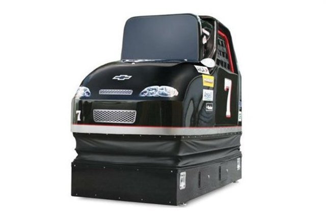 Araba yarışı similatörü - 60 bin dolar.