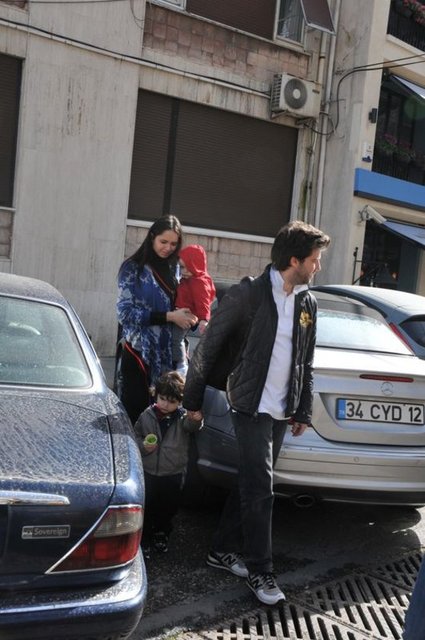 AKSEL - NAZLI GOLDENBERG