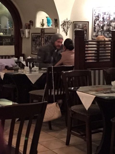 İki arkadaşa eşlik eden güzellerin 'Muhteşem Yüzyıl' dizisinde cariyeleri canlandırdıkları öğrenildi.