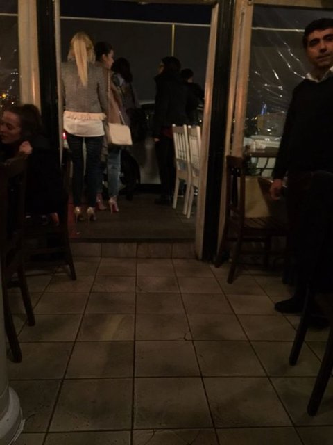 Merve Boluğur'la sürpriz bir şekilde yeni yılın ilk gününde ayrıldıklarını açıklayan şarkıcı, 'Muhteşem Yüzyıl' dizisinin Sarı Selim'i Engin Öztürk'le çapkınlıkta yakalandı.