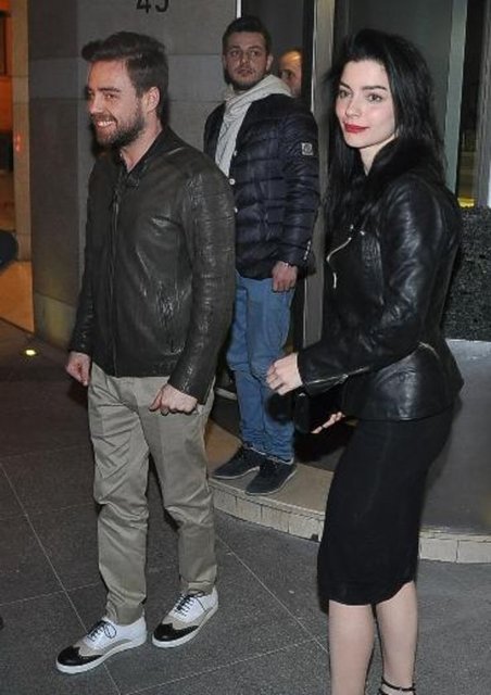 ANİDEN AYRILDILAR - Murat Dalkılıç, Merve Boluğur'la ayrılığını yeni yılın ilk gününde duyurmuştu. İkilinin iyi giden birlikteliği aniden sona erince ortaya ihanet iddiaları atıldı. Ancak iki sevgili bu söylentileri yalanladı.