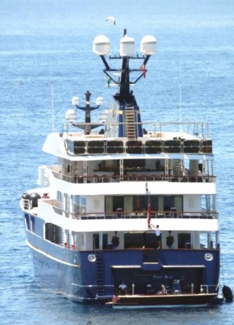 Briatore, eşi ve çocuğuyla Bodrum koylarında çekilen fotoğraflarını Instagram'daki sayfasında paylaştı.