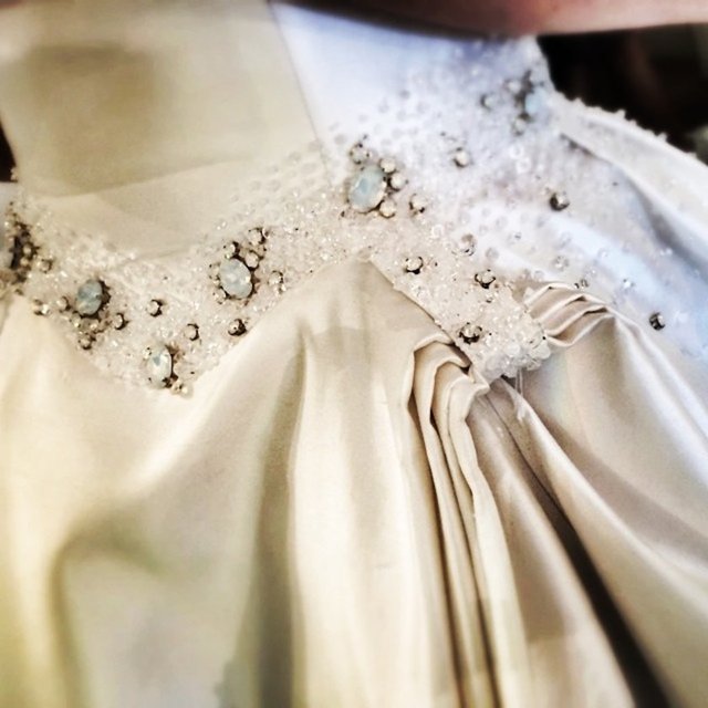 Birce Akalay, geçtiğimiz günlerde gelinliğini Instagram hesabından paylaşmıştı.