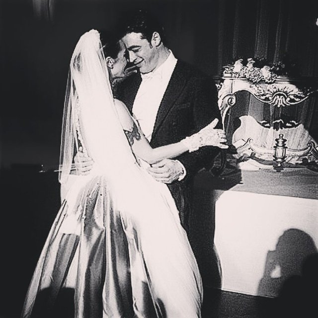 Yönetmen Musrafa  - Altıoklar'ın yeğeni de olan Levendoğlu ve Akalay'ın düğünü Kuruçeşme Suada'da yapıldı.