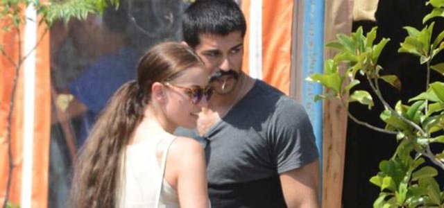 Haklarında çıkan, dizi aşkını gerçek hayata taşıdılar dedikoduları ile yaz döneminde çok konuşulan Fahriye Evcen ve Burak Özçivit Milas'ta...