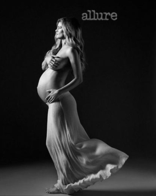 34 yaşındaki Miller, doğmamış oğluyla Allure dergisi için objektif karşısına geçmişti.