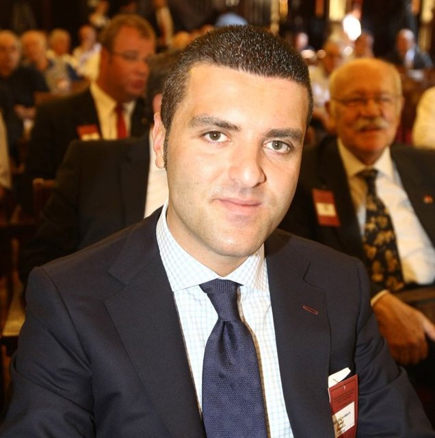 Galatasaray Yöneticisi Emir Sarıgül ‏@emirsarigul Erkan Koyuncu kardeşimizi kaybettik... Anlatılamayacak kadar üzgünüz... Mekanın cennet olsun...