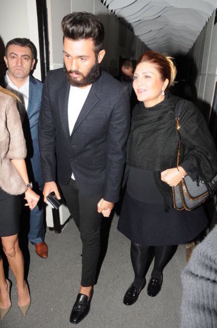 Bu fotoğraf akıllara diğer ünlülerin ikoncan çocuklarını getirdi....