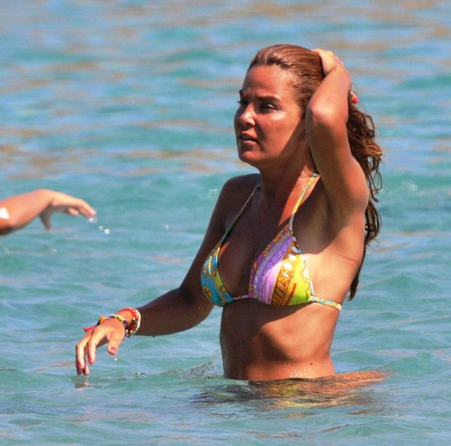 "Bugün gazetede çıkan kavga yazısında adımın geçmesiyle ilgili çok üzgünüm. Cenk Oztanık kardeşimdir, ailesi de saygı duyduğum bir aile" dedi. -