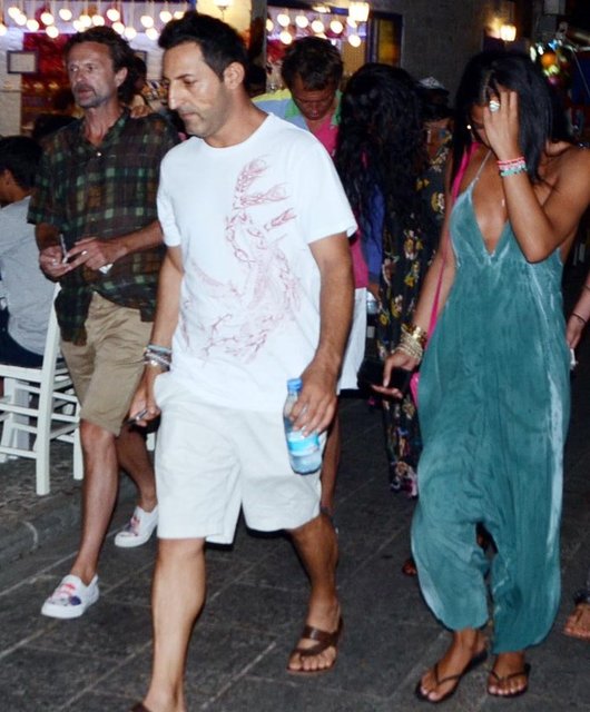 Campbell, otomobiline kadar 100 metrelik mesafeyi yürürken, dört kez düşme tehlikesi geçirdi.