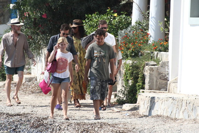 DÜNYACA ünlü top modeller Kate Moss ve Naomi Campbell, Bodrum'da her gün yeni bir skandala imza atıyor.