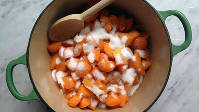 Böbreklerde oluşan taşların azalmasında rol oynar.