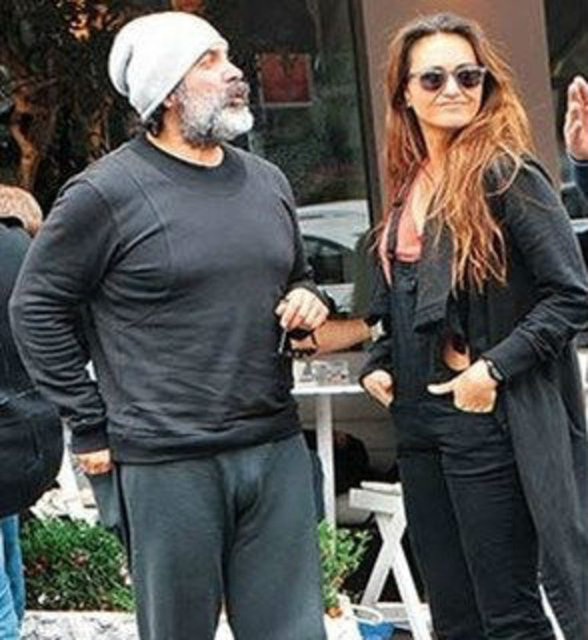 Sosyetik ikoncan Eda Taşpınar, işadamı Nurettin Hasman ile yedi yıl, milli sörfçü Bora Kozanoğlu ile de üç yıl flört etmişti.