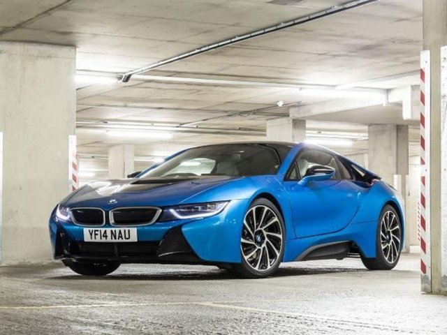 BMW i8
