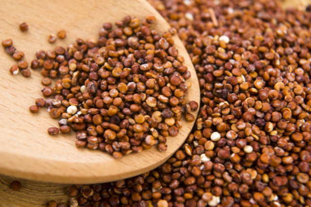 B vitamini, lif, protein ve demir deposu olan kinoa, sağlıklı beslenmek isteyenler için inanılmaz bir kaynaktır.