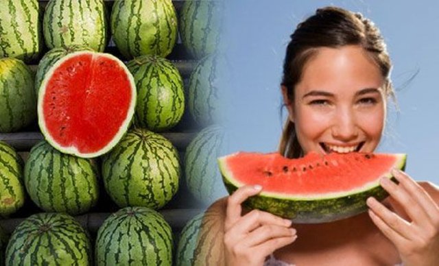 Su oranı oldukça yüksek bir meyve olan karpuz, bol miktarda C vitamini içerir ve bu sayede bağışıklık sistemini güçlendirir.Ayrıca antioksidan zengini bir meyve olarak da biliniyor.