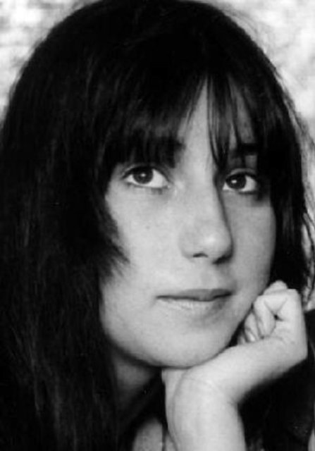 Ünlü şarkıcının gençlik hali.