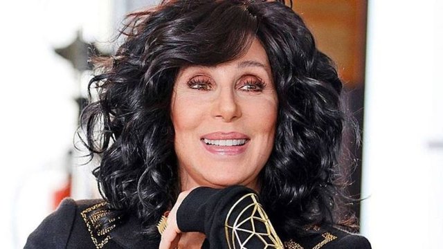 63 yaşındaki Cher, gösteri dünyasının en çok estetik operasyon geçiren ünlülerinden.