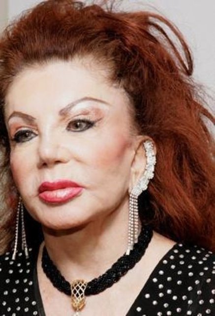 İnanması çok güç ama Sylvester Stallone'nin annesi Jackie 1921 doğumlu. Hala estetik operasyon geçirmekten çekinmiyor.