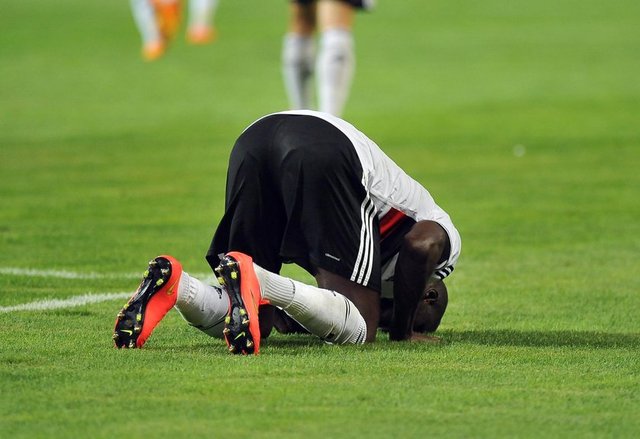 Ne Müslüm Baba,ne Orhan Baba tek gerçek Demba Ba