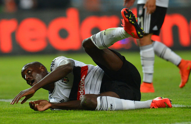 Tek kişilik dev kadrooo!! Helal be sanaaa kralsin Demba Ba